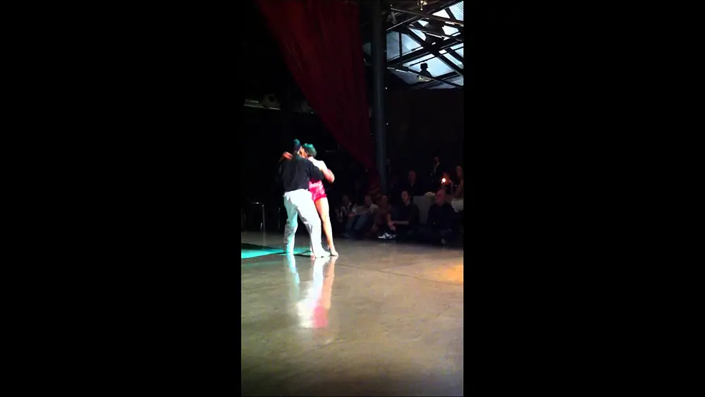 Video thumbnail for Gustavo Rosas e Gisele Natoli Spazio Mill /3 - Milano 17/12/11 - altro tango