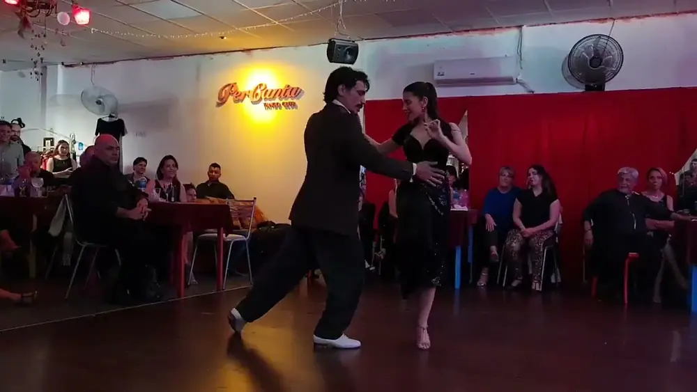 Video thumbnail for Gastón Torelli ♡ Gri Montanaro - Remembranzas - Tango Bardo •°