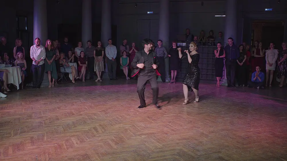 Video thumbnail for Ariadna Naveira & Fernando Sanchez, 4-4, "Arrabal" - Pedro Laurenz
