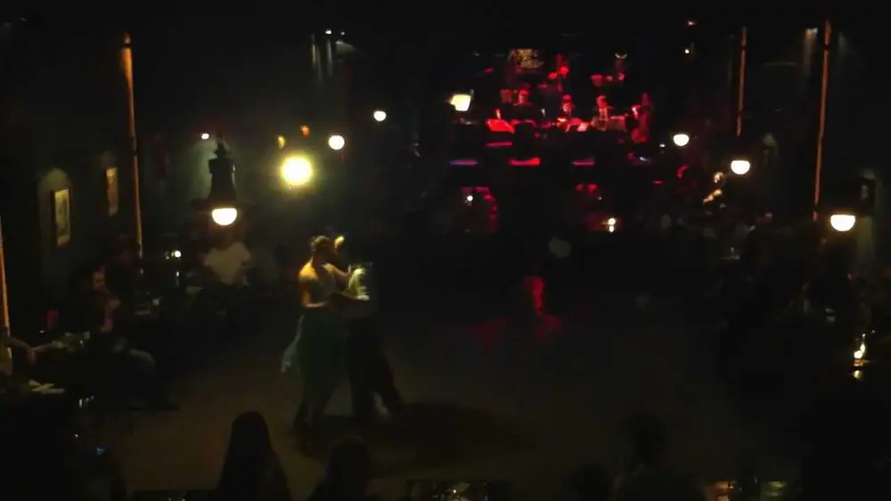 Video thumbnail for Natasha Lewinger y Pablo Rodriguez con Rascacielos en La Milonga del Tasso