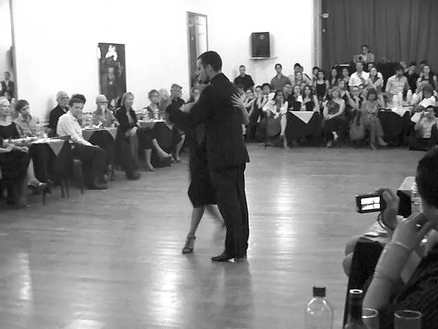 Video thumbnail for Julian Vilardo y Daniela Barria en Yira Yira Milonga