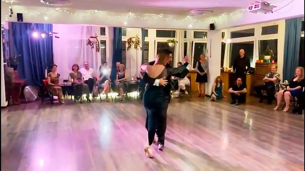 Video thumbnail for Elise Barbot y Roque Bravo - Le Fleuve Tango Lausanne - Campo afuera Milonga 3/4