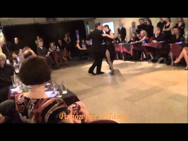 Video thumbnail for LORENA ERMOCIDA y PANCHO MARTINEZ PEY bailando el Vals RECUERDOS en la MILONGA PORTEÑO y BAILARIN