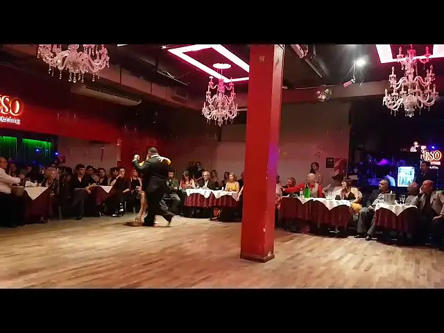 Video thumbnail for Yanina Erramouspe y Leo Ortiz, Milonga del recuerdo, D'Arienzo Echagüe