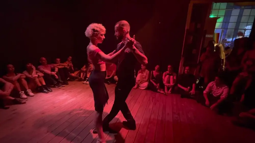 Video thumbnail for Bruno Tombari y Rocio Lequio @ Milonga el Batacazo 12/8/22