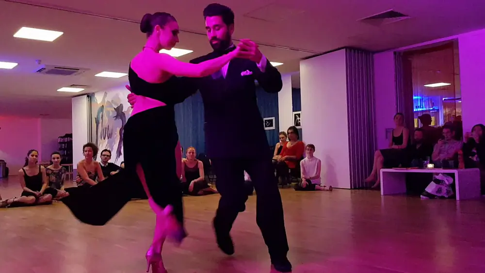 Video thumbnail for Jose Fernandez & Martina Waldman - London, Milonga Negracha 2019 2/4
