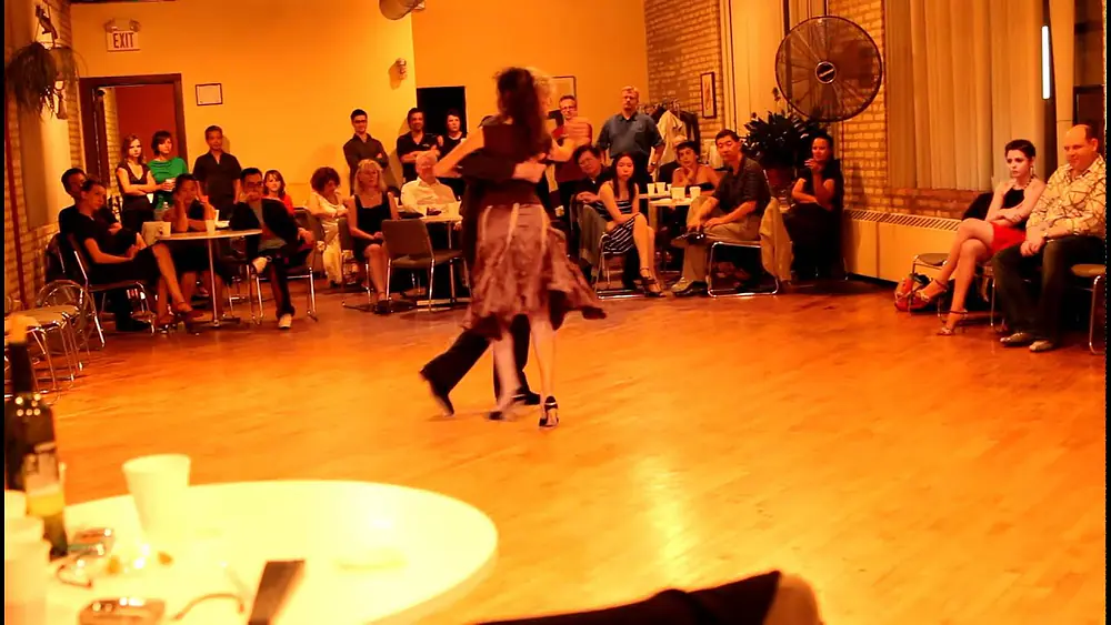 Video thumbnail for Alberto Dassieu & Anna Karassik dance a vals