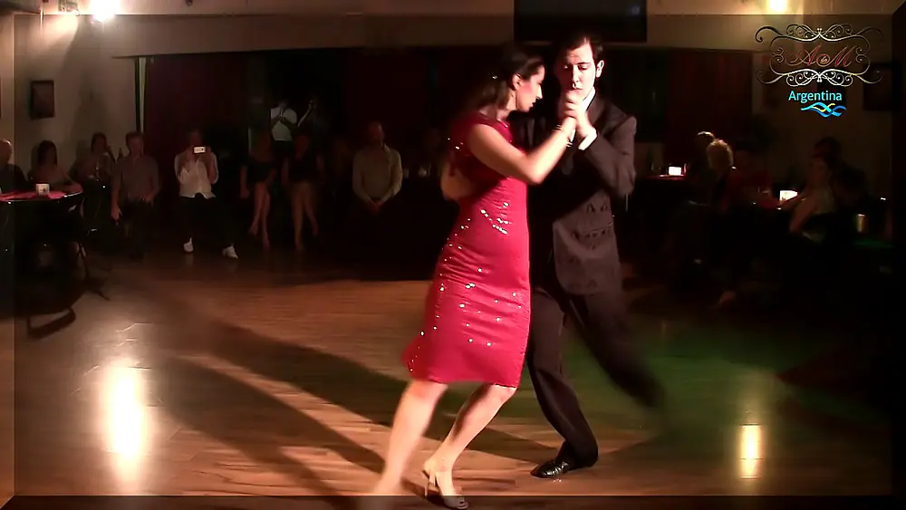 Video thumbnail for Mariana Patsarika y Dimitris Biskas, de Francia a Buenos Aires en Abrazando Tangos milonga