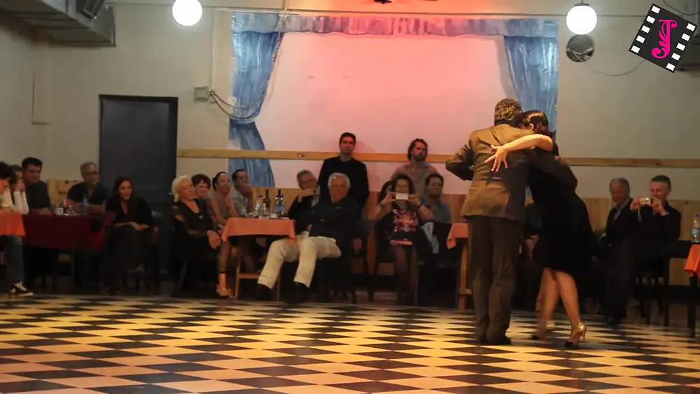 Video thumbnail for JULIO BALMACEDA Y CORINIA DE LA ROSA en el Sin Rumbo (Milonga)