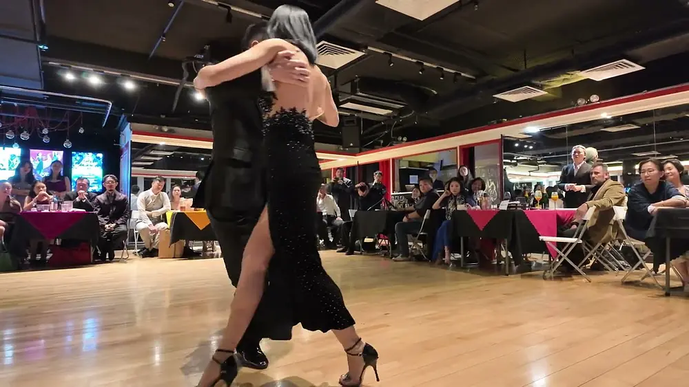 Video thumbnail for Javier Rodriguez & Sandra Mok 2/4 - La Cachila (Osvaldo Pugliese) Tango - Hong Kong 2024