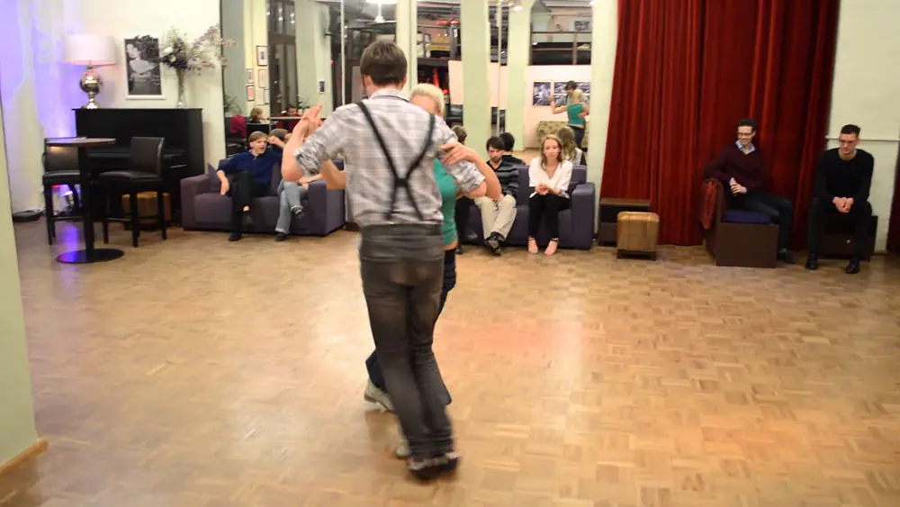 Video thumbnail for Bruno Patyn + Oona Plany student tango class resume