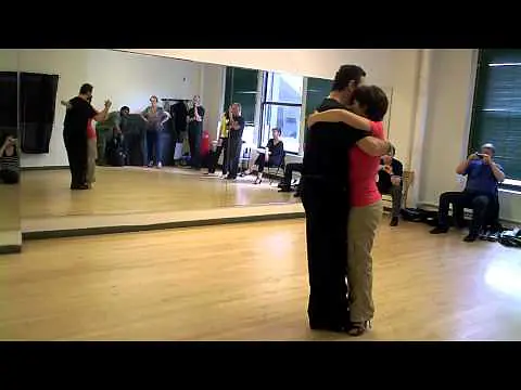 Video thumbnail for Argentine tango: Maria Olivera & Gustavo Benzecry Saba - Vals workshop - Valsecito Amigo