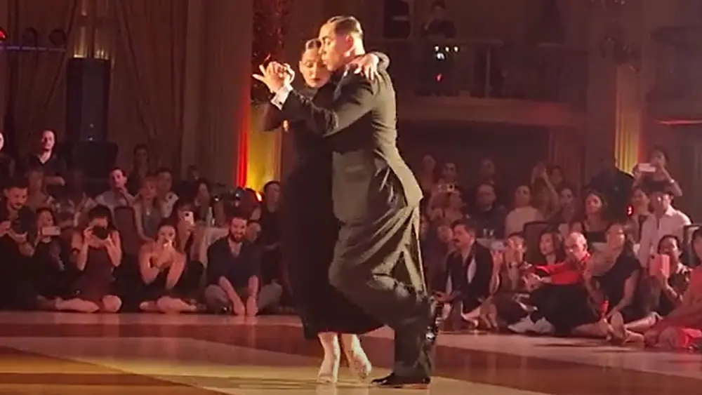 Video thumbnail for Jonny Carvajal & Suyay Quiroga - Comparsa Criolla - Gavito Tango Festival, Oct 3, 2024