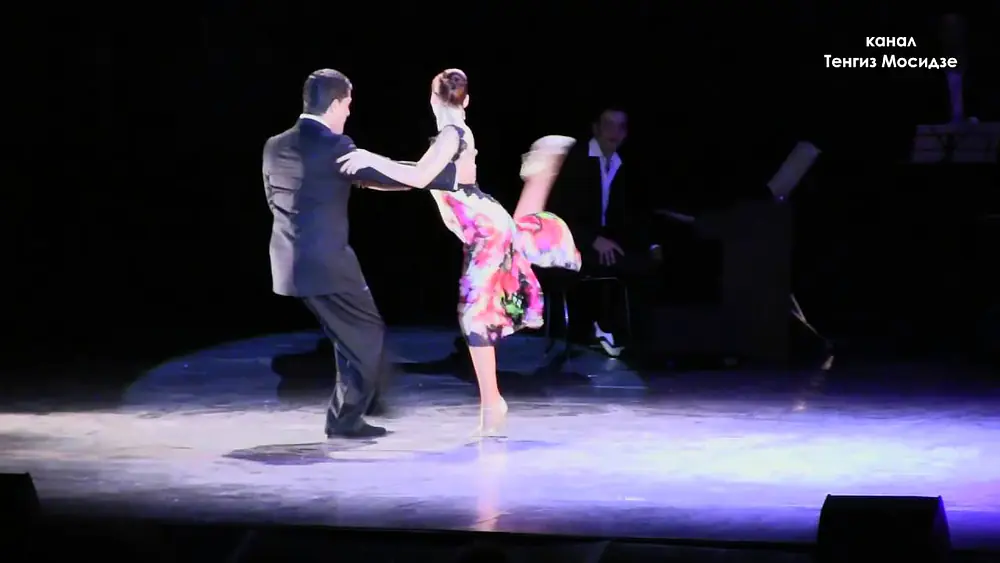 Video thumbnail for Sabrina and Ruben Veliz. Milonga "Reliquias portenas". Аргентинское танго. Сабрина и Рубен Велис.