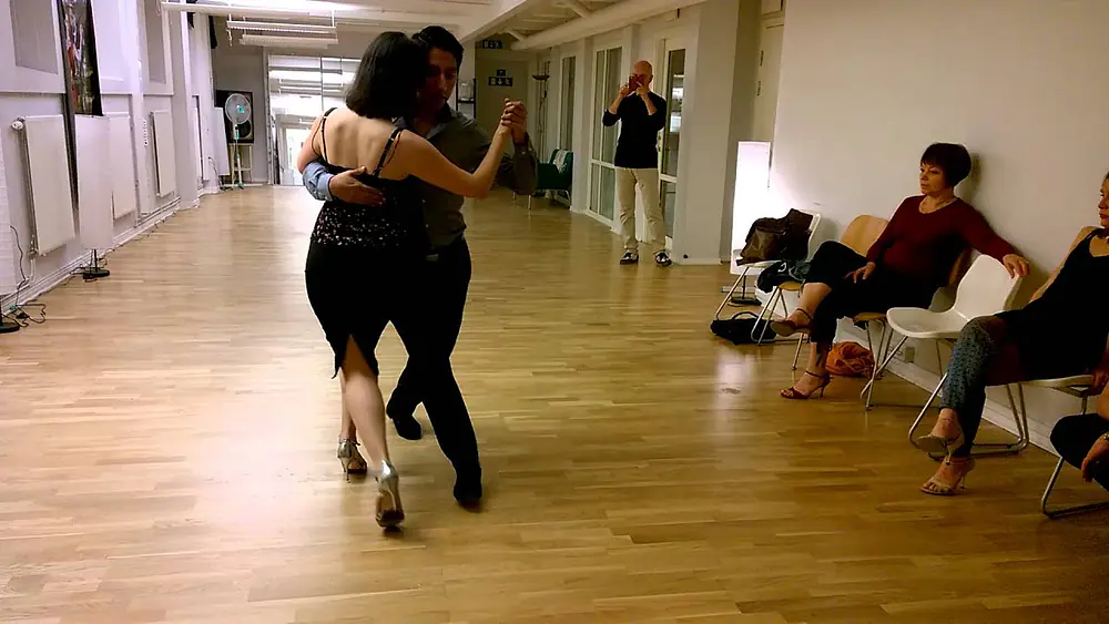 Video thumbnail for Milonga Resume. Julieta Qüesta and Rauli Choque at Tango Corazón