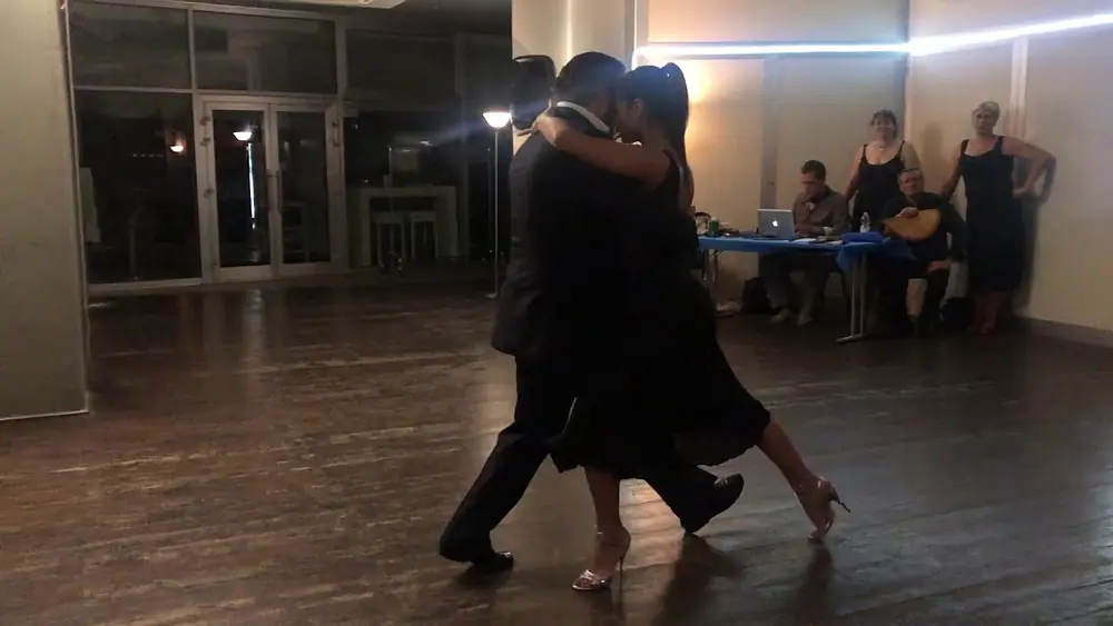 Video thumbnail for Natascia Crescenzi e Mario Sette - Milonga Caricia - Bahia Blanca