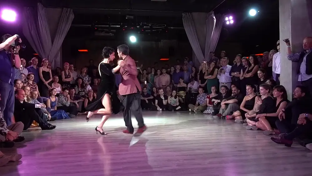 Video thumbnail for Guille Barrionuevo & Mariela Sametband. 3. Milonguero Nights 2018.