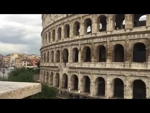 Video thumbnail for Rosa Perez en El coliseo en Roma Italia
