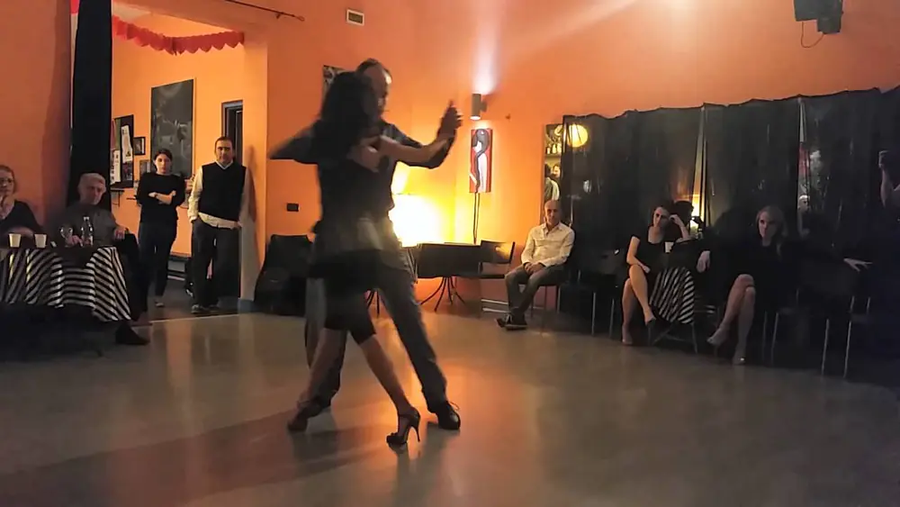 Video thumbnail for Claudia Pane & Davide Costantini, Caserón de tejas (Vals). Napoli, Salon Baires, 30/3/2016