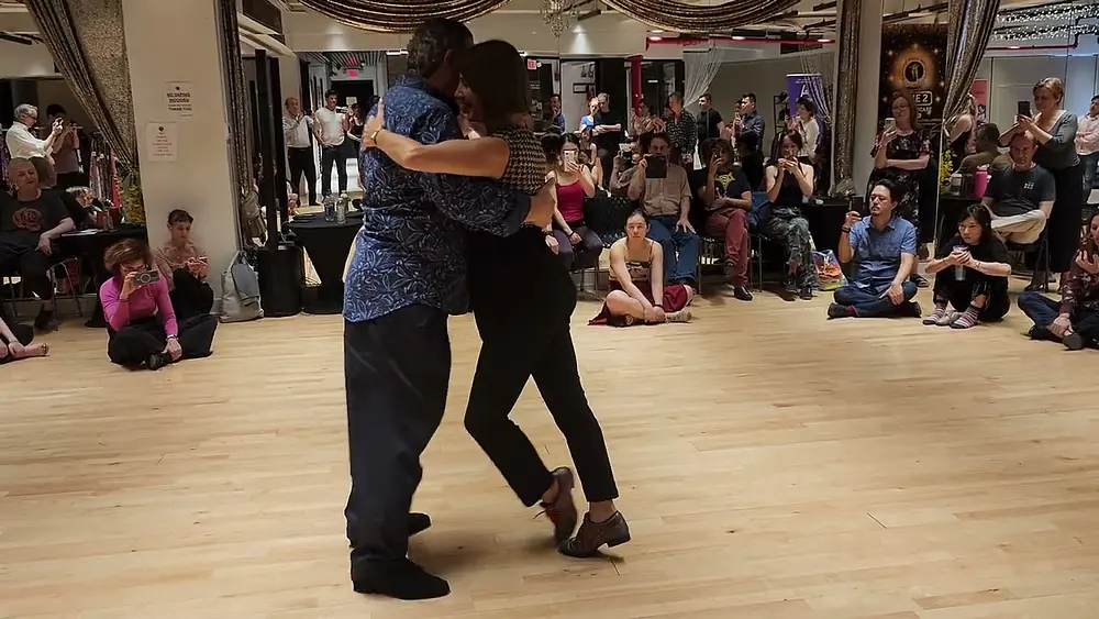 Video thumbnail for Argentine Tango workshop - Centrifugal spin: Ricardo Calvo & Sandra Messina - Mi Lamento