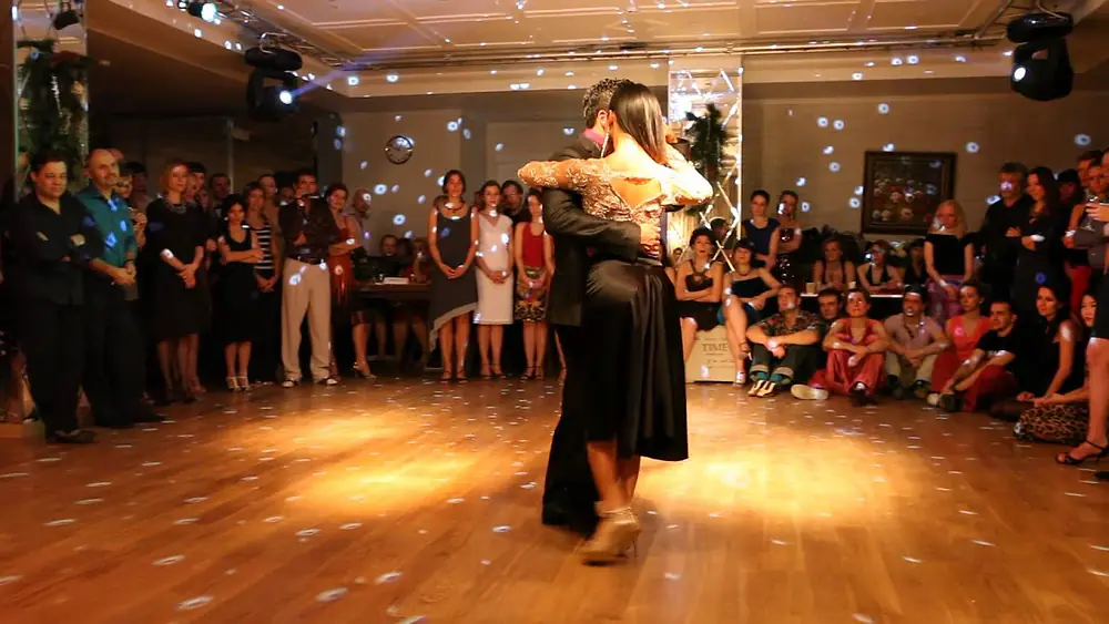 Video thumbnail for RODRIGO FONTI y CELESTE MEDINA 3/4 2013-12-14 milonga LA PRIMAVERA Moscow
