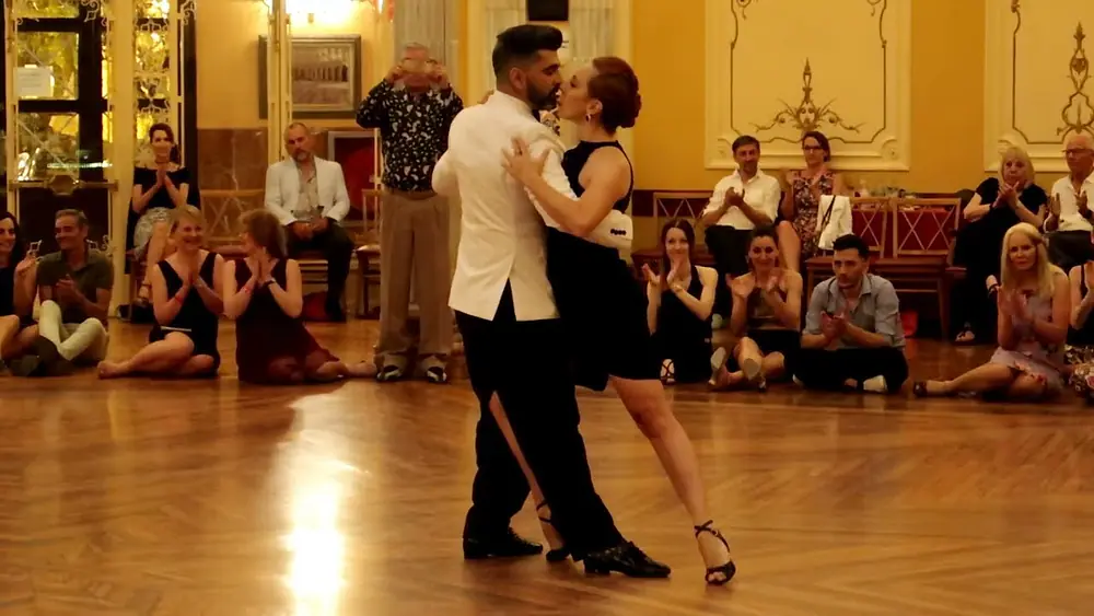 Video thumbnail for Matias Batista & Silvana Prieto dance Juan D'Arienzo's El flete