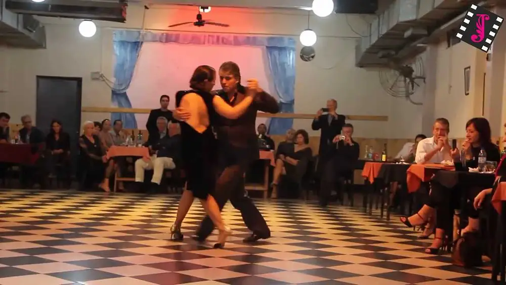 Video thumbnail for JULIO BALMACEDA Y CORINA DE LA ROSA en el Sin Rumbo (Tango)