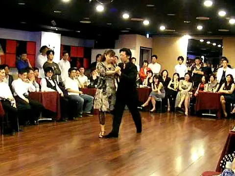 Video thumbnail for 2009 Seoul Tango Festival - Akiyoshi y Noriko Tanada