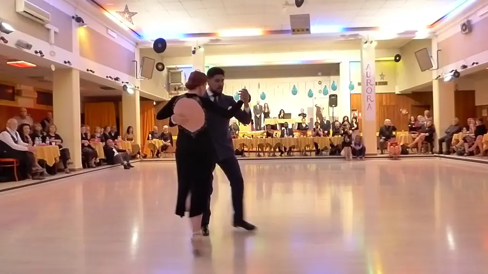 Video thumbnail for Salonissimo Savona Tango Festival 2019 - Sebastian Jimenez & Joana Gomes - Este es el rey