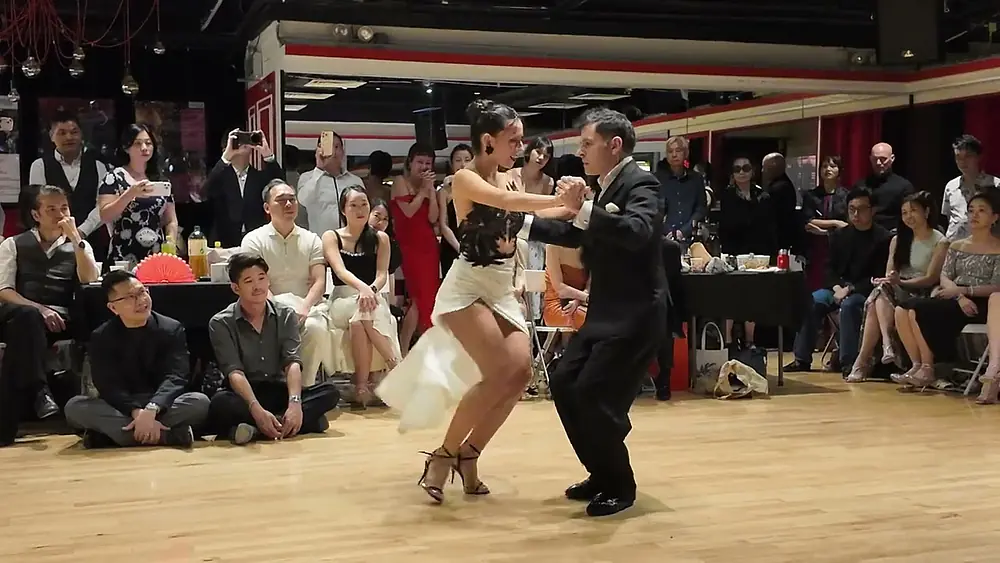 Video thumbnail for Yanina Quinones and Neri Piliu 3/5 - Lejos De Ti (Rodolfo Biagi) Vals - Hong Kong 2025