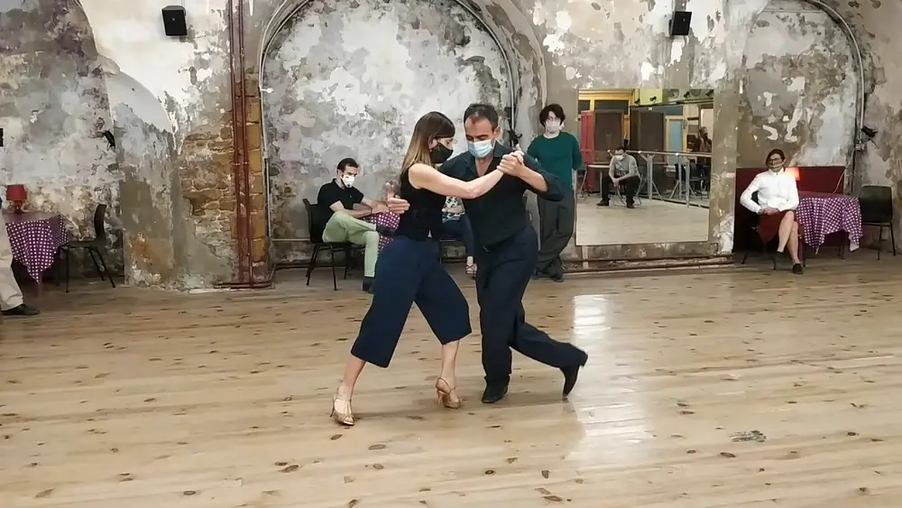 Video thumbnail for Résumé de l’Atelier Avancé 1 Claudia Codega & Esteban Moreno à Tango de Soie Mardi 6/10/20