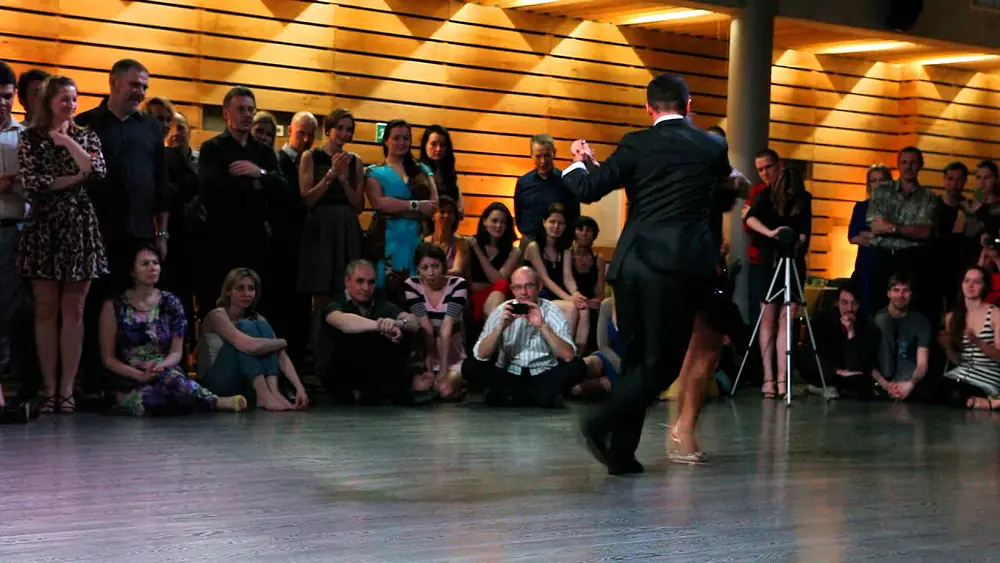 Video thumbnail for Sebastian Arce y Mariana Montes, 1/4, 29.11.2013, Matrёshka Tango Fun