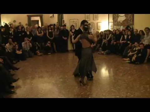 Video thumbnail for Silvia Toscano y Daniele Trovato impro Tango Catania - MuyLindoTango