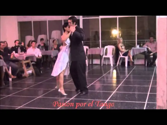 Video thumbnail for YANINA VILLAGRA y ROLANDO VALDIVIA bailando el tango PERCAL en FLOREAL MILONGA