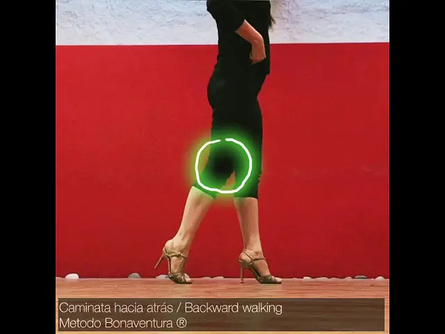 Video thumbnail for Tango. Estabilidad en la caminata hacia atras. Carolina Bonaventura.