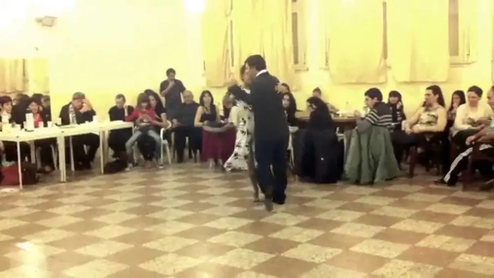 Video thumbnail for Jesica Gomez y Leonardo Auza - Milonga Bohemia - Que Dios te ayude, Juan D' Arienzo