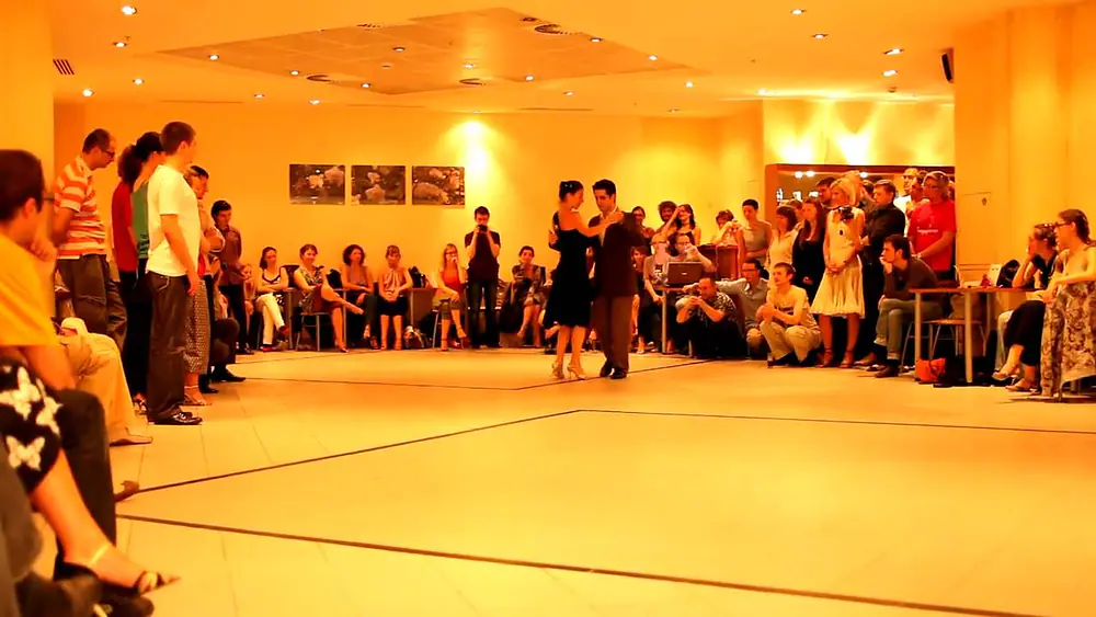 Video thumbnail for Mila Vigdorova and Daniel at Le Cafe tango2 2009 08 14