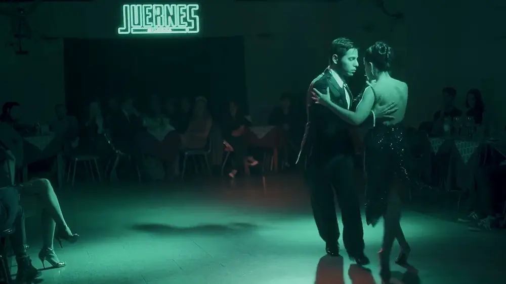 Video thumbnail for Victoria Olivella y Agustin Rojas en Juernes Milonga (1/2)