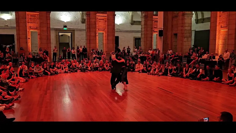 Video thumbnail for Carlitos Espinoza y Agustina Piaggio no 16° Festival Tango Porto em 23/04/23 - 4/6