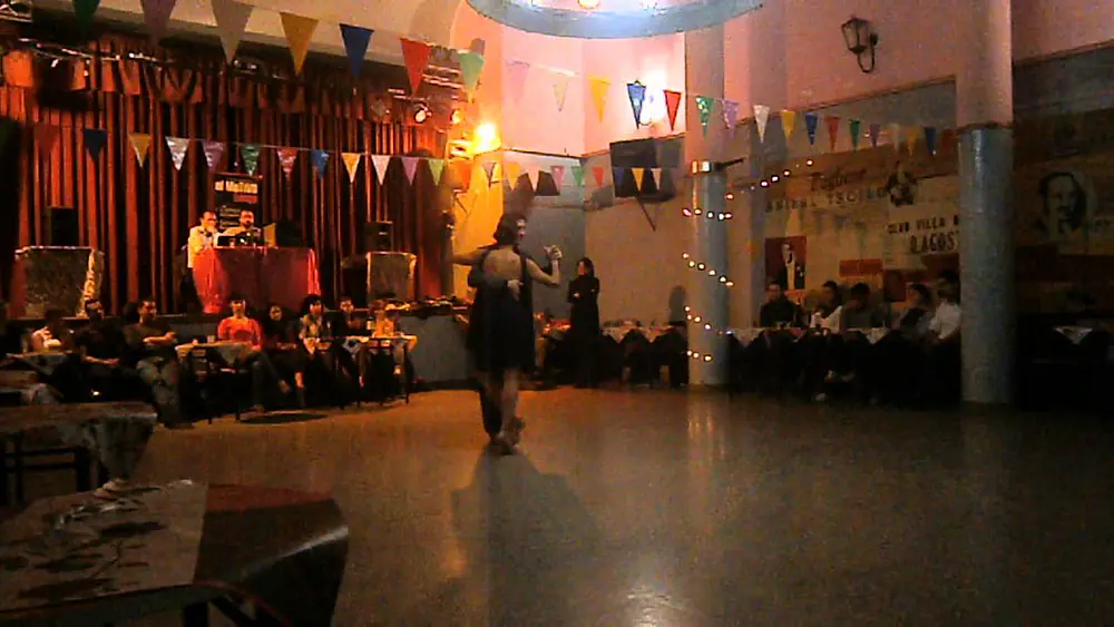 Video thumbnail for Cecilia Piccinni y Lucas Di Giorgio en El Motivo Tango, 7/7/14