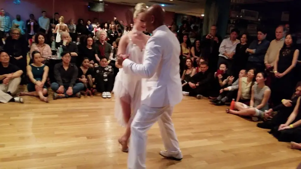 Video thumbnail for Argentine tango: Eleonora Kalganova & Batt Johnson - Cacareando