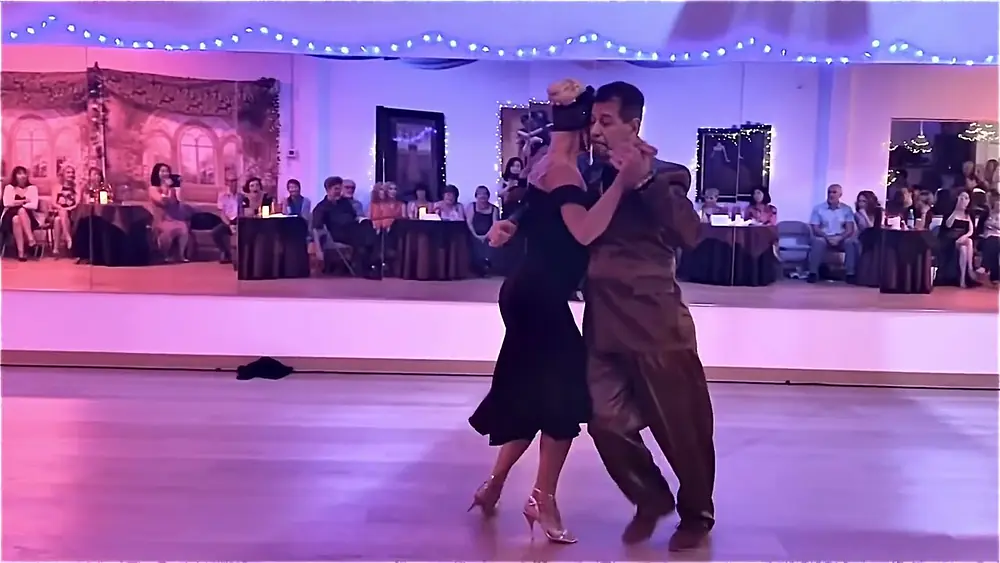 Video thumbnail for Eleonora Kalganova & Eddy Hernández, performing at Milonga El Yeite, (3/3)