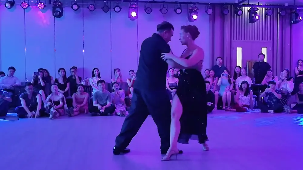 Video thumbnail for Mariano "Chicho" Frumboli & Juana Sepulveda  5/5 - Quiero Verte una Vez Mas (Adolfo) - Shanghai 2025
