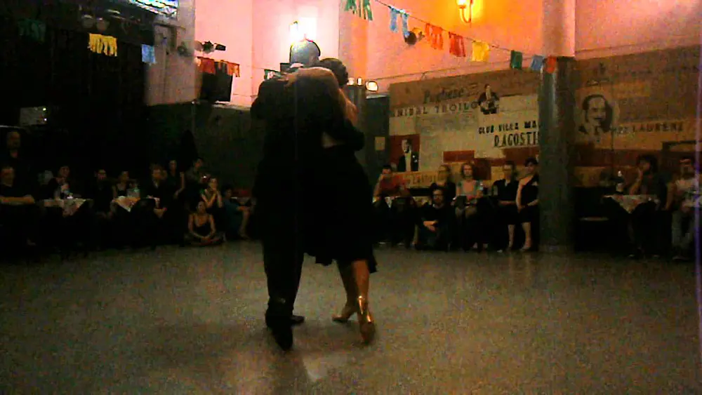Video thumbnail for Soledad Larretapia y Ricardo Biggeri en El Motivo Tango, 13/5/13
