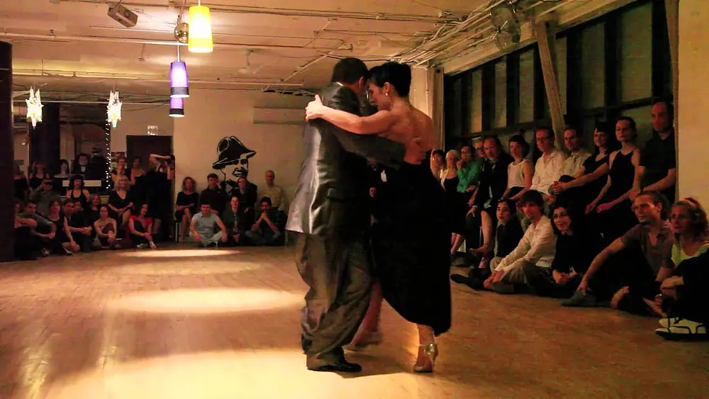 Video thumbnail for Daniel Nacucchio et Cristina Sosa, "El torito" (milonga), (2de3).