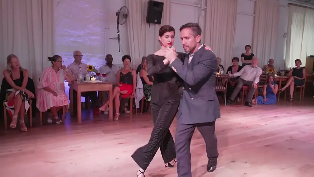 Video thumbnail for Mariela y Guillermo 1/4, el abrazo Hamburg, 2022/05 - Yo Te Bendigo