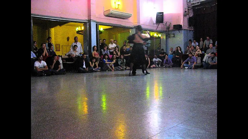 Video thumbnail for DIEGO AMORÍN y CECILIA CAPELLO en Viva La Pepa! Milonga (1/3)